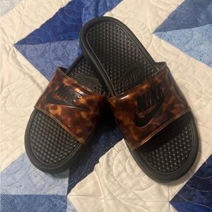 Women’s Nike Slides (Tortoise)